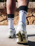 Compressport Mid Compression Socks White / Black